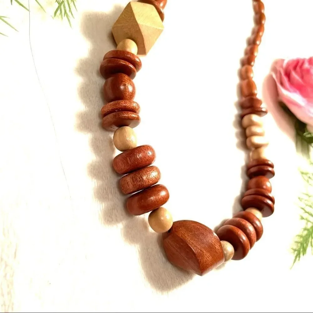 VINTAGE⚜️RETRO Wooden Geometric Beaded Necklace